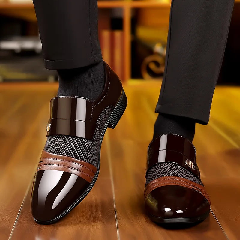 Oxford Sapatos Masculinos de Luxo Laca Sapato de Casamento Apontado Dedo Do Pé Sapatos de Vestido para Homens Clássicos Homens de Negócios Sapatos de Couro Tamanho Grande 38-48