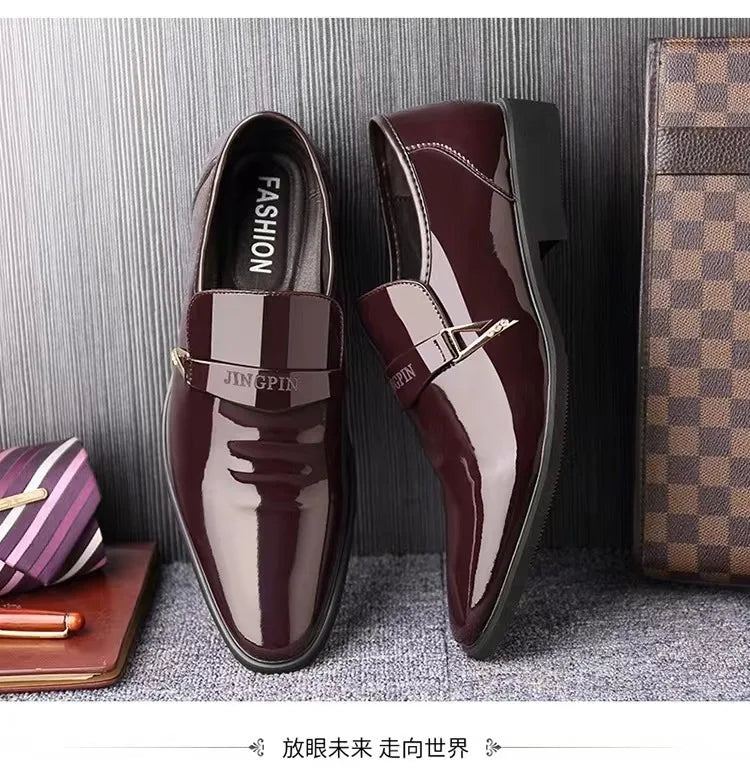 Sapatos de couro de laca masculinos Sapatos de couro de negócios Edição coreana Britânico Conjunto pontiagudo Sapatos de couro masculinos
