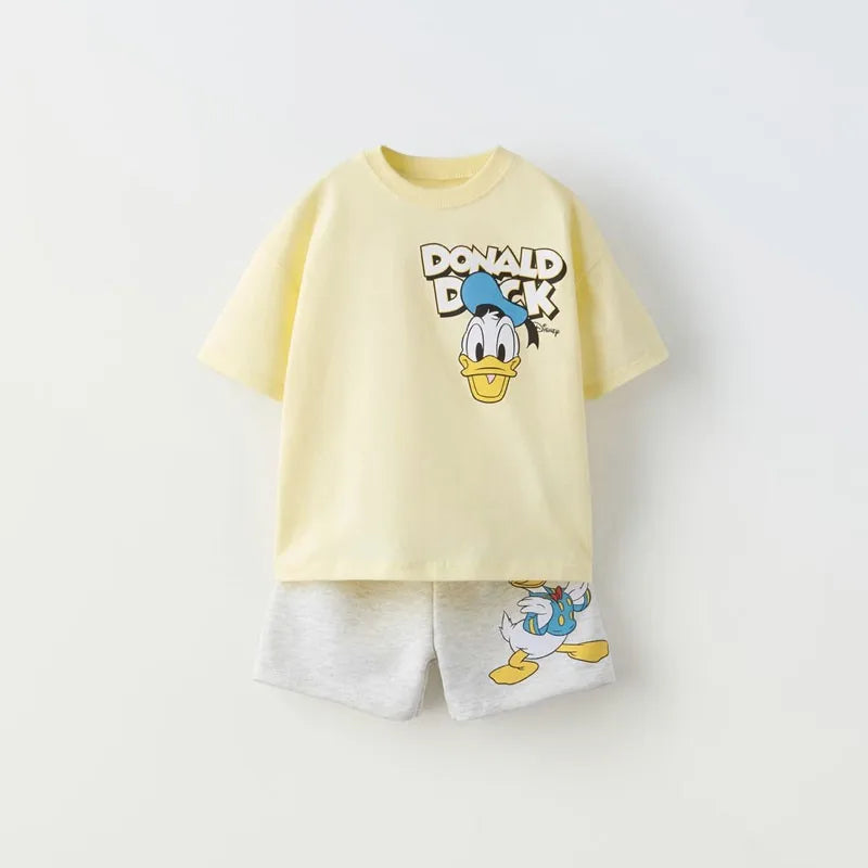 2025 Conjunto de roupas de verão Disney para crianças Conjunto de roupas infantis Roupas esportivas para camiseta de manga curta Suiit Kid Boy Outfit Wear