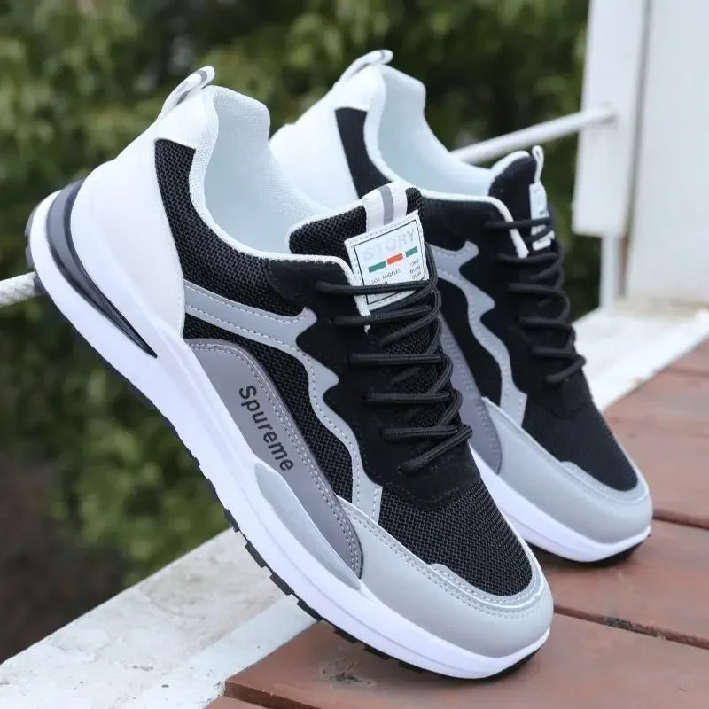 Sapatos masculinos respiráveis de verão 2024 Novos esportes casuais Web Running Student Branco Velho Sapatos da moda de altura aumentada