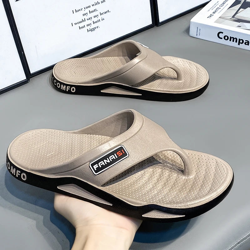 Chinelos Masculinos de Verão Esportes Moda ao Ar Livre e Tendência Sandálias de Praia Confortáveis Homens Sapatos Casuais Chinelos de Casa Sapatos para Casa