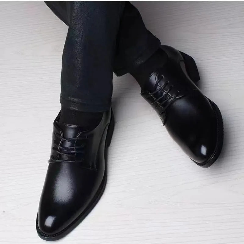Primavera e Outono Britânico Casual Business Formal Sapatos de Couro Sapatos Masculinos Aumentando Sapatos Únicos Sapatos Sapatos Casuais Terno