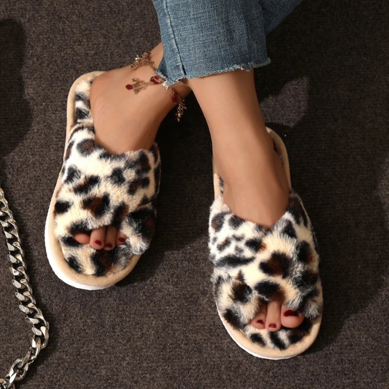Moda Cross Strap Fur Slippers Mulheres Indoor Light Warm Plush Home Slippers Mulher Faux Fur Flat Heel Casal Slides Plus Size 43