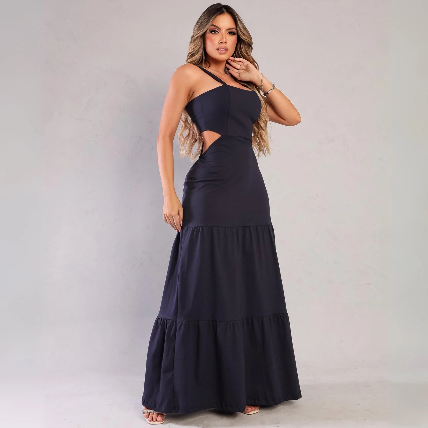 Fashion Blogger Tendencia Vestido Longo Aberto Nas Costas