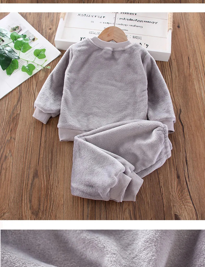 Novo Inverno Bebê Meninas Meninos Homewear Conjuntos Outono Moda Flanela Roupas de Lã Crianças Dos Desenhos Animados Urso Pijamas Crianças Pijamas