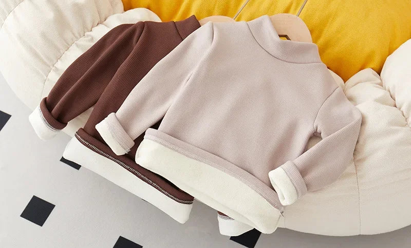 Camisa de fundo infantil outono/inverno Nova camiseta quente com fundo para homens e mulheres Roupas de pelúcia de bebê engrossadas