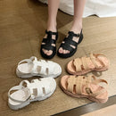 Sandálias de fundo plano para mulheres verão sudeste da Ásia chinelos de plataforma de salto grosso para uso ao ar livre com uma alça confortável material de PVC