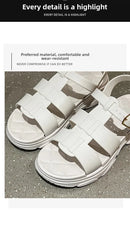 Sandálias de fundo plano para mulheres verão sudeste da Ásia chinelos de plataforma de salto grosso para uso ao ar livre com uma alça confortável material de PVC