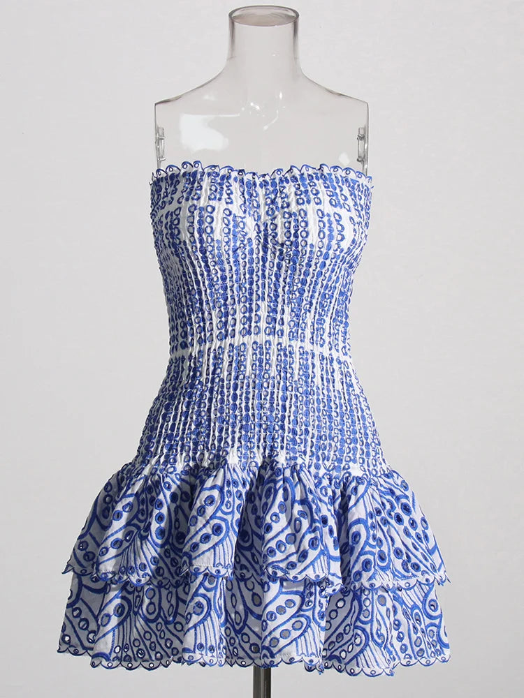 TWOTWINSTYLE Cut Out Bainha em camadas Vestido Sexy Para Mulheres Sem Alças Sem Mangas Fora Do Ombro Cintura Alta Mini Vestidos Roupas Femininas