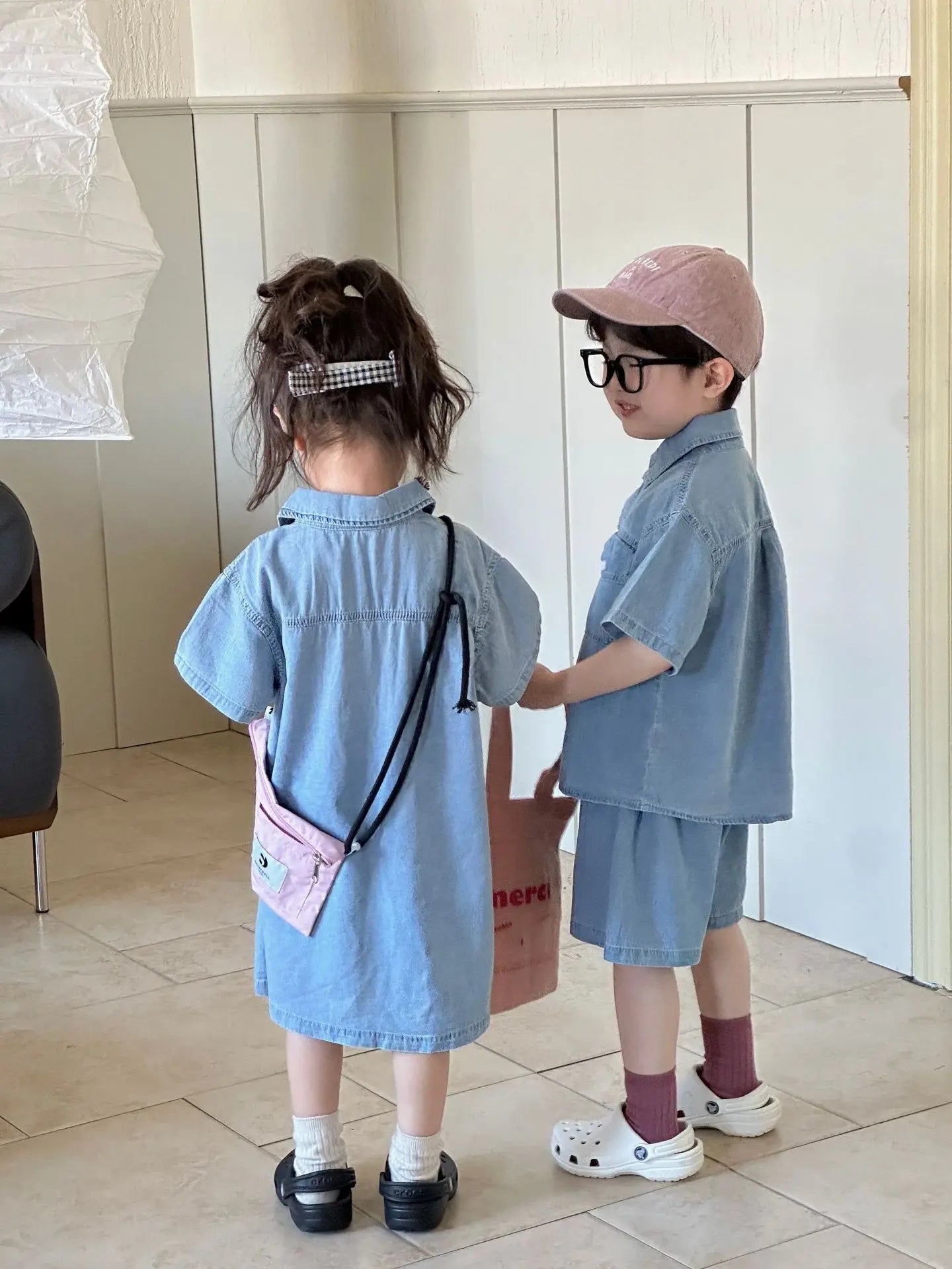 Roupas infantis 2025 verão novo terno jeans para menino ou vestido de menina casual roupas para irmão e irmã