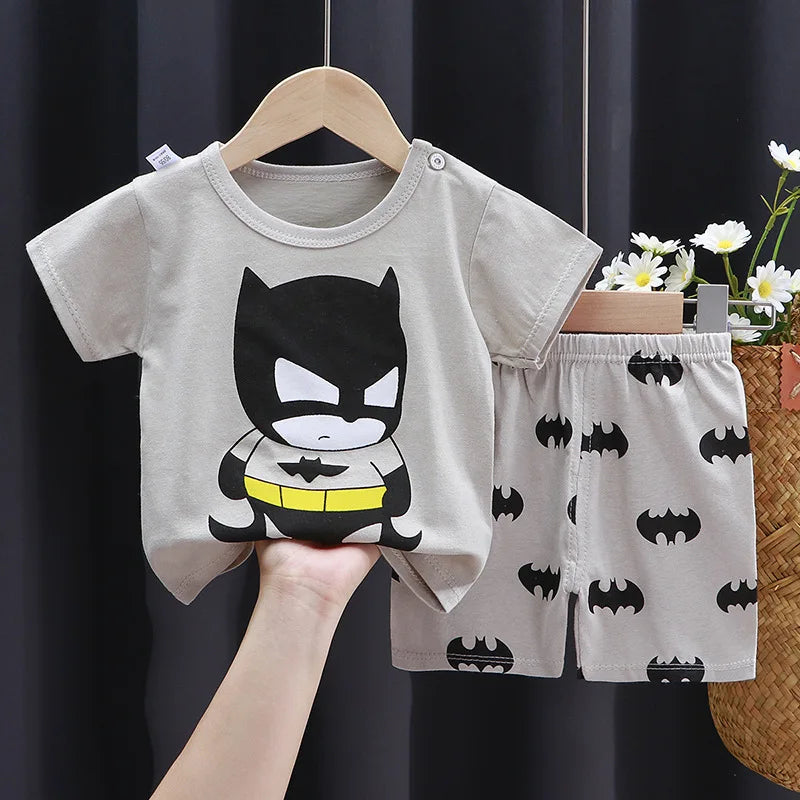 Conjuntos de roupas infantis Meninos Cartoon Print Tshirt Simples Moda Tees Shorts Novos Tops Bonitos Fatos de Treino Crianças Manga Curta Tops Shorts
