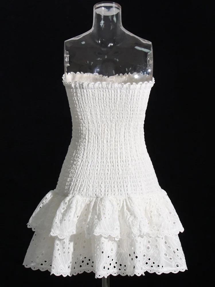 TWOTWINSTYLE Cut Out Bainha em camadas Vestido Sexy Para Mulheres Sem Alças Sem Mangas Fora Do Ombro Cintura Alta Mini Vestidos Roupas Femininas