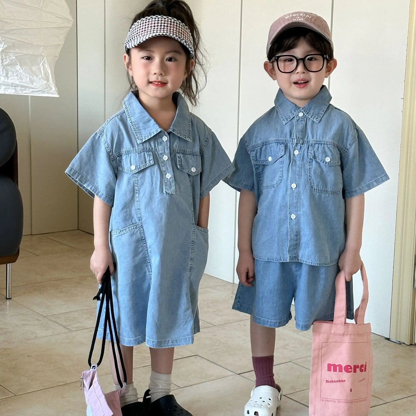 Roupas infantis 2025 verão novo terno jeans para menino ou vestido de menina casual roupas para irmão e irmã
