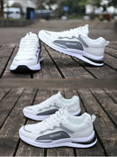 Sapatos masculinos respiráveis de verão 2024 Novos esportes casuais Web Running Student Branco Velho Sapatos da moda de altura aumentada