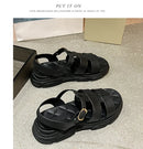 Sandálias de fundo plano para mulheres verão sudeste da Ásia chinelos de plataforma de salto grosso para uso ao ar livre com uma alça confortável material de PVC