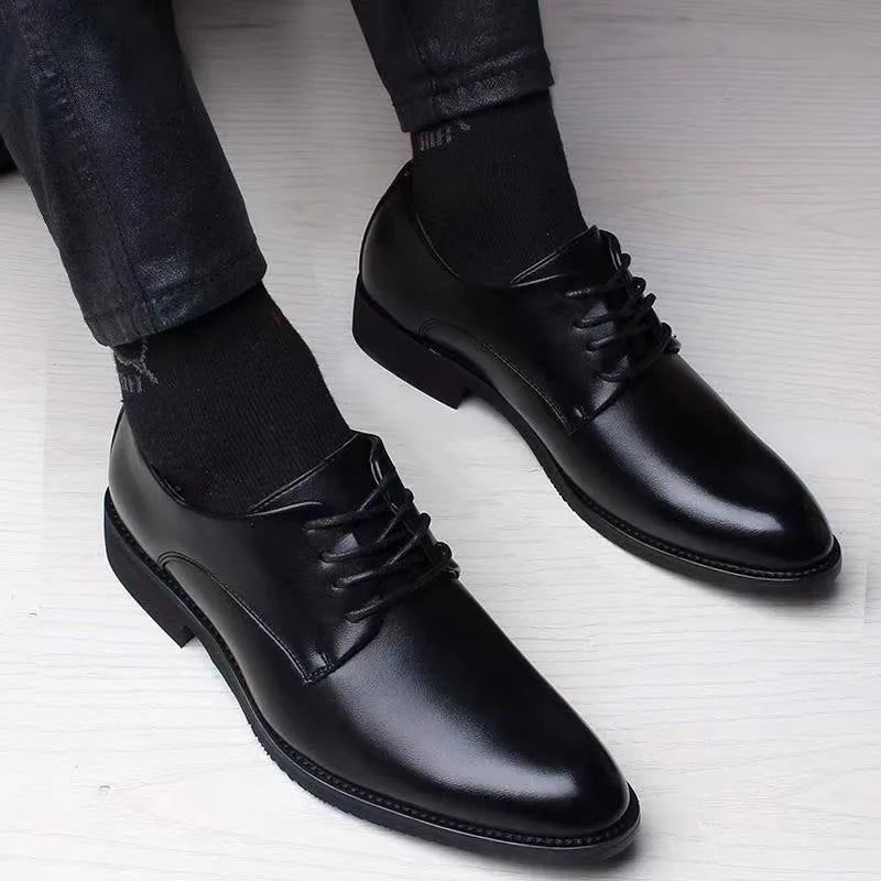 Primavera e Outono Britânico Casual Business Formal Sapatos de Couro Sapatos Masculinos Aumentando Sapatos Únicos Sapatos Sapatos Casuais Terno