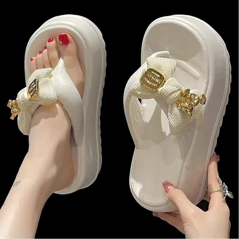 Chinelos 2025 Novos Chinelos Femininos Sandálias Rasteiras Sandálias Verão Fofo Casa Passeio Interior Antiderrapante Sandálias de Uso Externo Festa Feminina Eva Mulheres Todo o Ano Casual