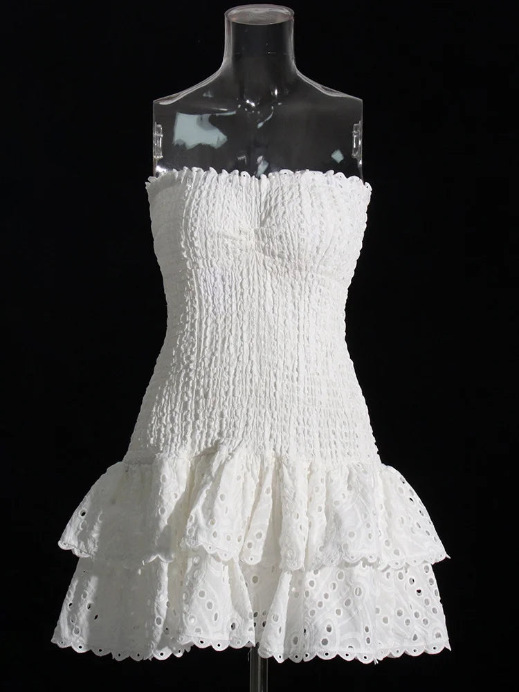 TWOTWINSTYLE Cut Out Bainha em camadas Vestido Sexy Para Mulheres Sem Alças Sem Mangas Fora Do Ombro Cintura Alta Mini Vestidos Roupas Femininas