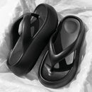 Antiderrapante Praia Chinelos Mulheres Verão Clipe Toe Fundo Grosso Chinelos de Nuvem Mulher 2025 Sandálias de Plataforma de Sola Macia Slides Feminino