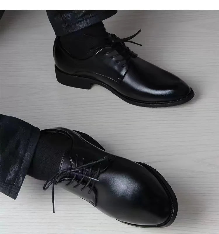 Primavera e Outono Britânico Casual Business Formal Sapatos de Couro Sapatos Masculinos Aumentando Sapatos Únicos Sapatos Sapatos Casuais Terno