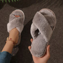 Moda Cross Strap Fur Slippers Mulheres Indoor Light Warm Plush Home Slippers Mulher Faux Fur Flat Heel Casal Slides Plus Size 43