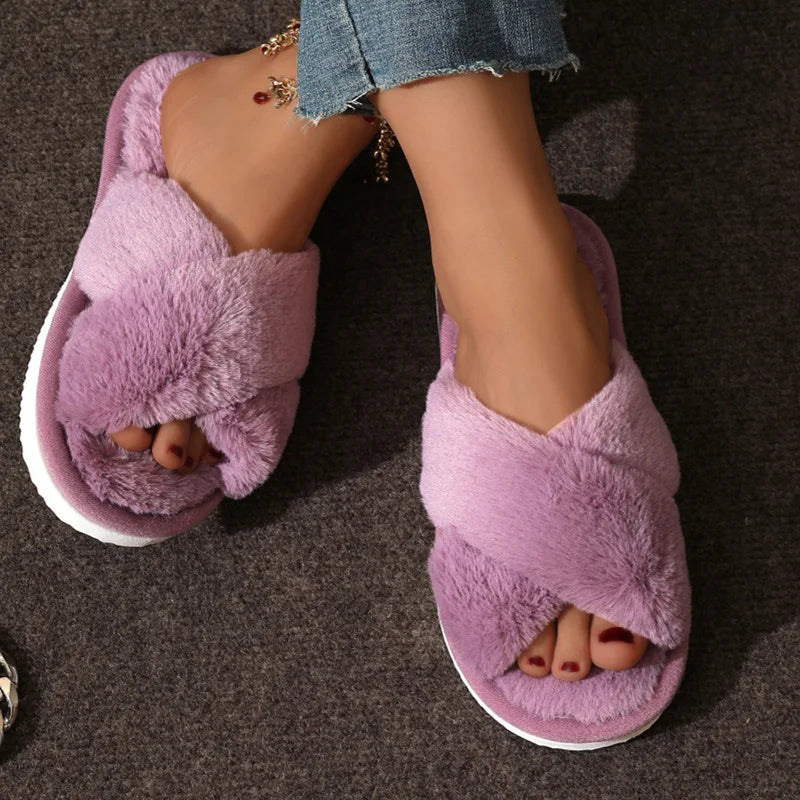 Moda Cross Strap Fur Slippers Mulheres Indoor Light Warm Plush Home Slippers Mulher Faux Fur Flat Heel Casal Slides Plus Size 43