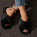 Moda Cross Strap Fur Slippers Mulheres Indoor Light Warm Plush Home Slippers Mulher Faux Fur Flat Heel Casal Slides Plus Size 43