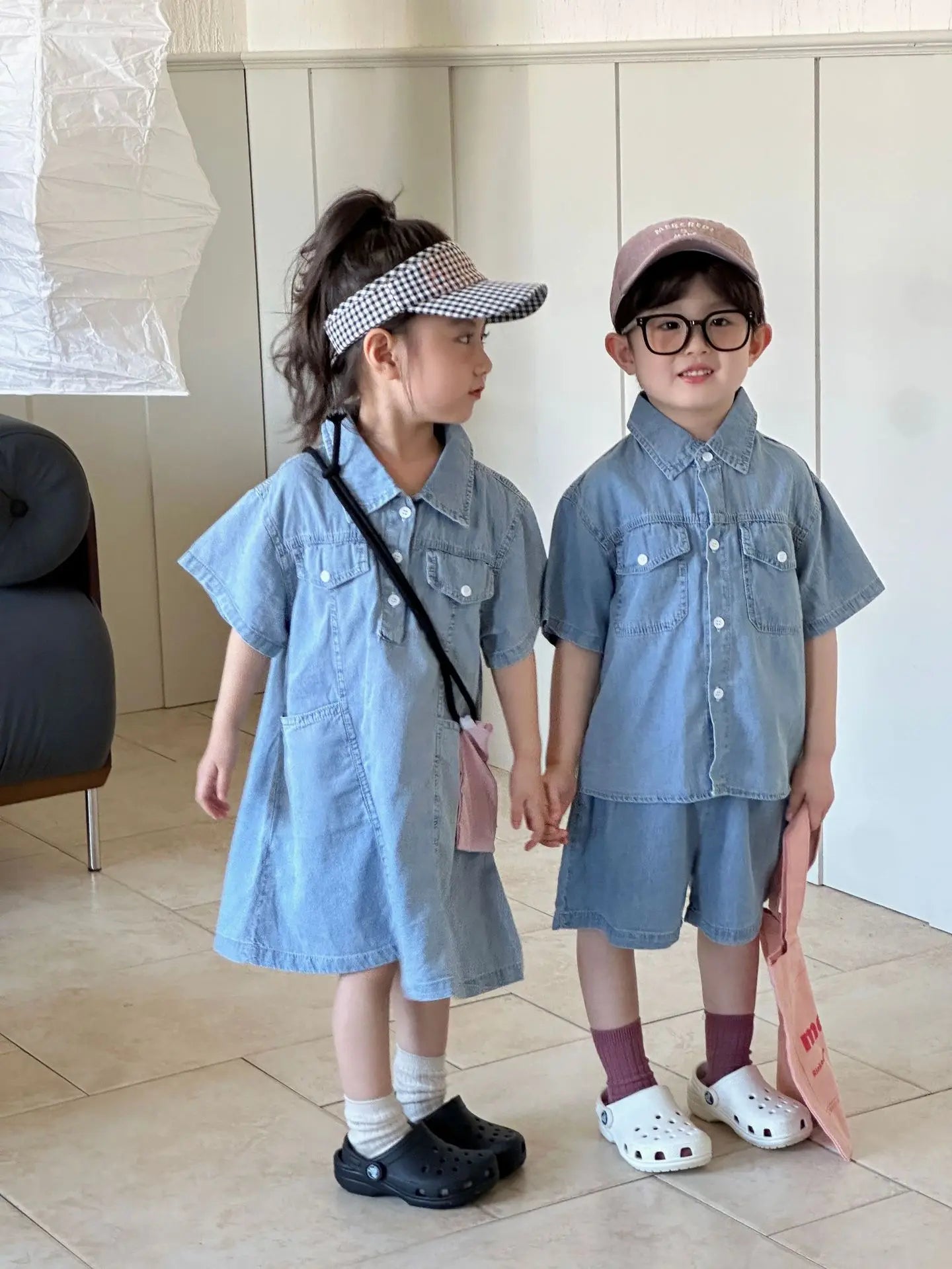 Roupas infantis 2025 verão novo terno jeans para menino ou vestido de menina casual roupas para irmão e irmã