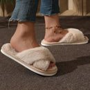 Moda Cross Strap Fur Slippers Mulheres Indoor Light Warm Plush Home Slippers Mulher Faux Fur Flat Heel Casal Slides Plus Size 43