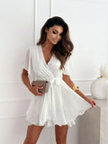 Vestidos de festa casuais de verão Sexy com decote em V Alça cruzada Mini saia com babados Hem Vestido de chiffon Moda feminina feminina Vestido branco preto