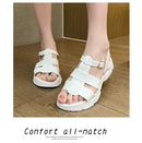 Sandálias de fundo plano para mulheres verão sudeste da Ásia chinelos de plataforma de salto grosso para uso ao ar livre com uma alça confortável material de PVC