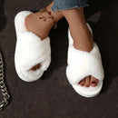 Moda Cross Strap Fur Slippers Mulheres Indoor Light Warm Plush Home Slippers Mulher Faux Fur Flat Heel Casal Slides Plus Size 43