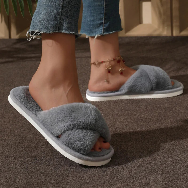 Moda Cross Strap Fur Slippers Mulheres Indoor Light Warm Plush Home Slippers Mulher Faux Fur Flat Heel Casal Slides Plus Size 43