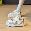 Entre na moda com nossa coleção exclusiva de calçados femininos! Encontre a combinação perfeita de estilo e conforto hoje