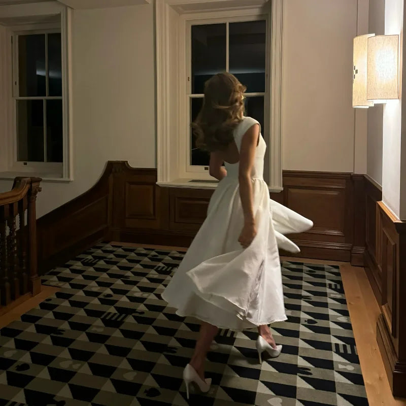 Elegante Branco Plissado A Linha Grande Hem Vestido de Festa Moda Feminina Slash Neck Slim Backless Vestidos 2025 Vestes Femininas Do Clube Verão