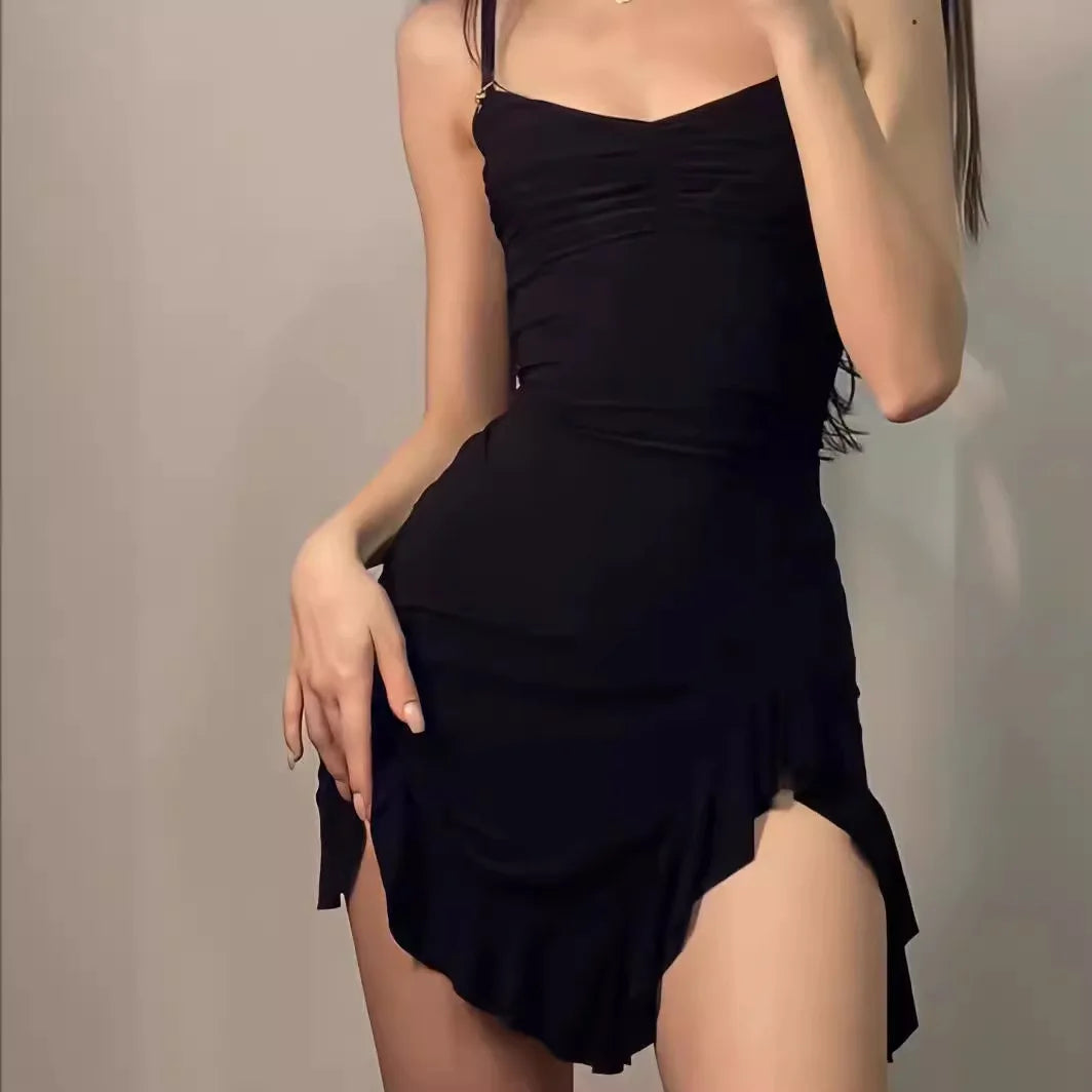 Roupas Femininas novas Vestidos de estilo americano menina picante retrô preto nicho floral fenda vestido popular quadril abraçando vestido de saia curta