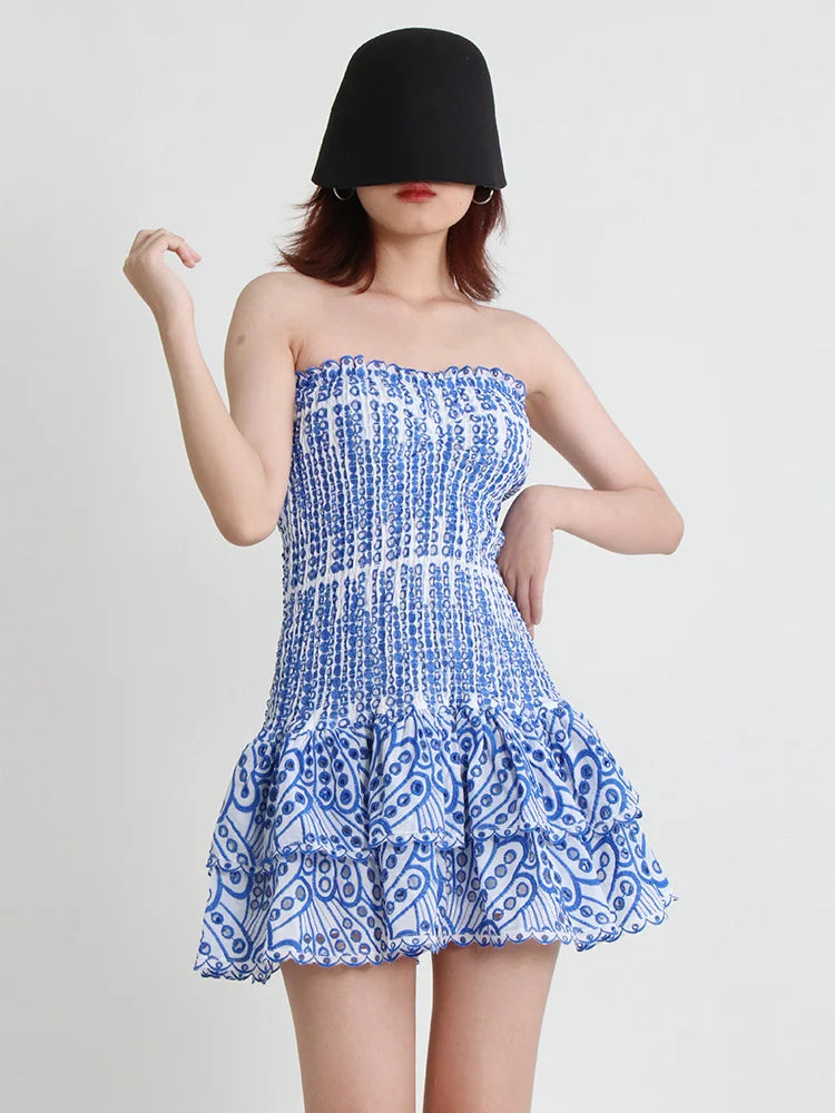 TWOTWINSTYLE Cut Out Bainha em camadas Vestido Sexy Para Mulheres Sem Alças Sem Mangas Fora Do Ombro Cintura Alta Mini Vestidos Roupas Femininas