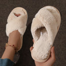 Moda Cross Strap Fur Slippers Mulheres Indoor Light Warm Plush Home Slippers Mulher Faux Fur Flat Heel Casal Slides Plus Size 43