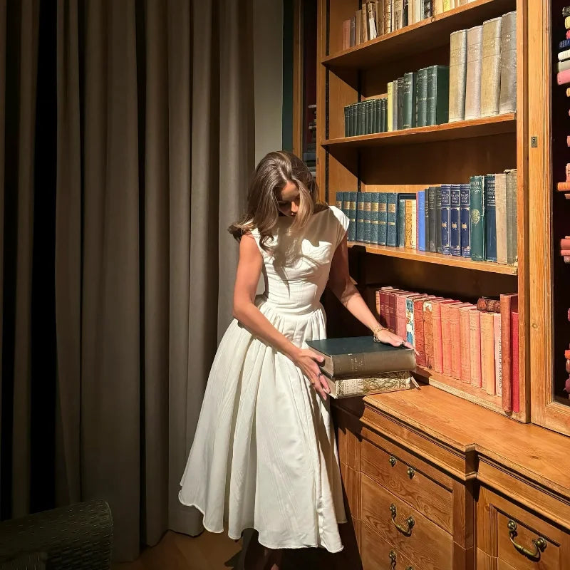 Elegante Branco Plissado A Linha Grande Hem Vestido de Festa Moda Feminina Slash Neck Slim Backless Vestidos 2025 Vestes Femininas Do Clube Verão