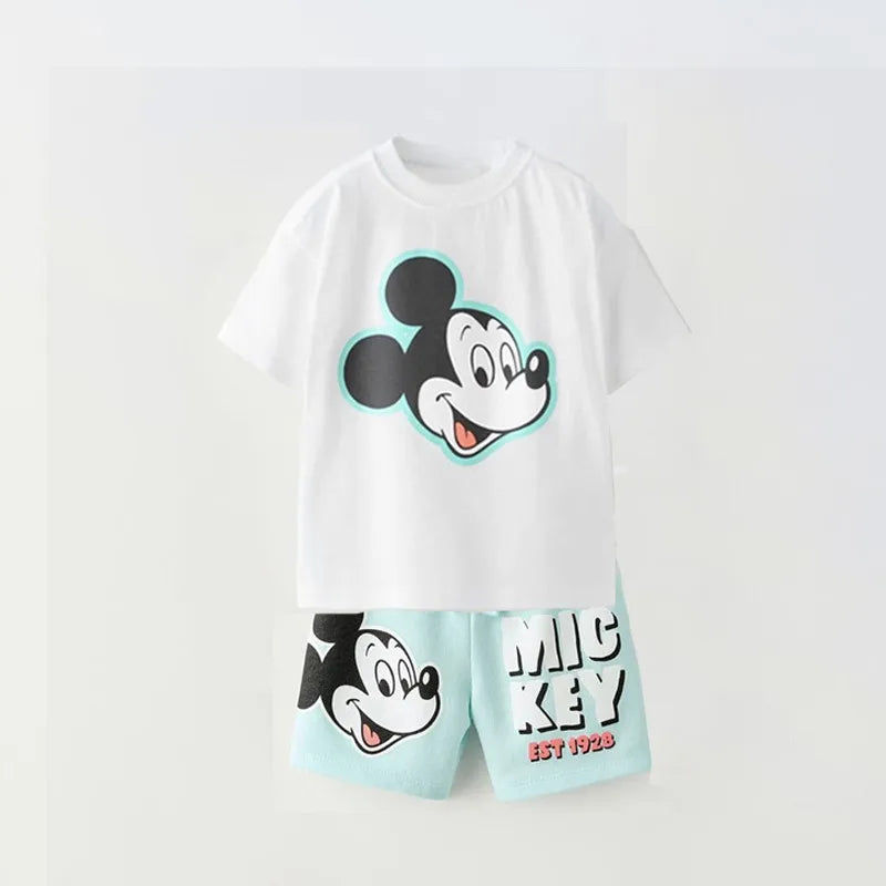 2025 Conjunto de roupas de verão Disney para crianças Conjunto de roupas infantis Roupas esportivas para camiseta de manga curta Suiit Kid Boy Outfit Wear