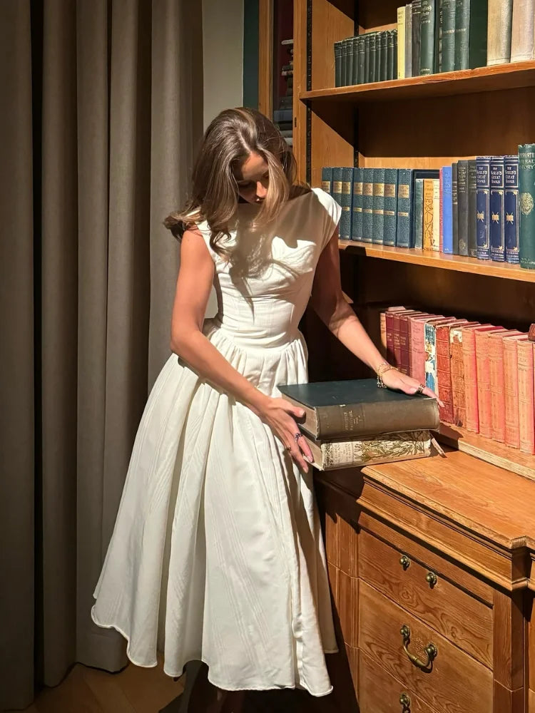 Elegante Branco Plissado A Linha Grande Hem Vestido de Festa Moda Feminina Slash Neck Slim Backless Vestidos 2025 Vestes Femininas Do Clube Verão