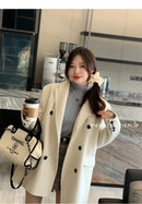 Suéter de gola alta feminino inverno 2025 vermelho retrô com forro de veludo engrossado desgaste interno tricô térmico camisa de assentamento