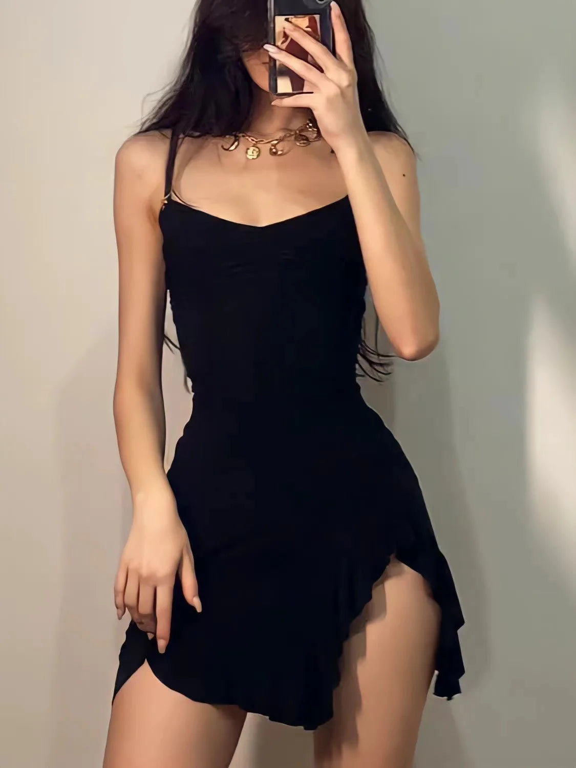 Roupas Femininas novas Vestidos de estilo americano menina picante retrô preto nicho floral fenda vestido popular quadril abraçando vestido de saia curta