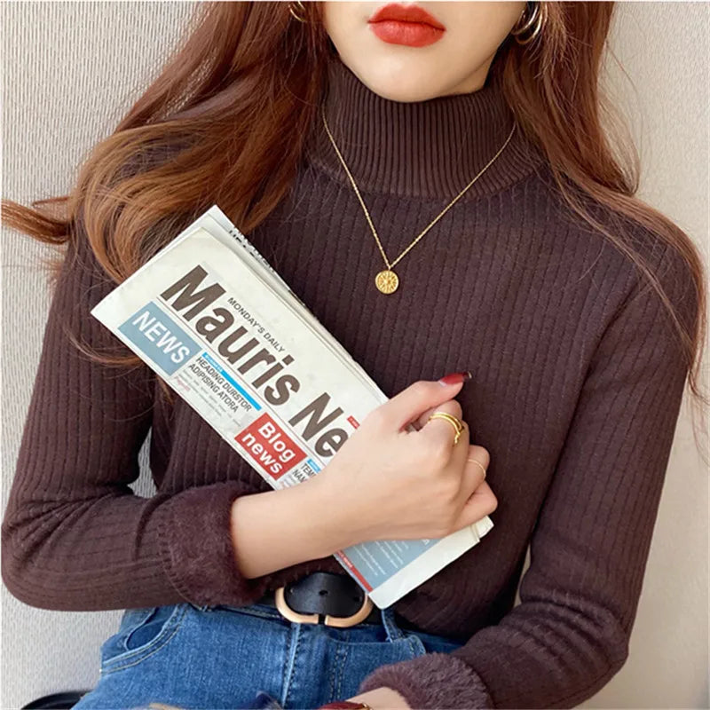 Suéter de gola alta feminino inverno 2025 vermelho retrô com forro de veludo engrossado desgaste interno tricô térmico camisa de assentamento
