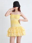 TWOTWINSTYLE Cut Out Bainha em camadas Vestido Sexy Para Mulheres Sem Alças Sem Mangas Fora Do Ombro Cintura Alta Mini Vestidos Roupas Femininas