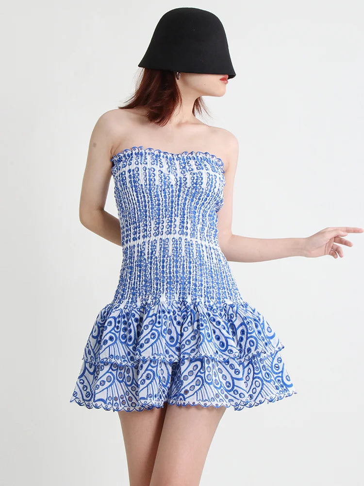 TWOTWINSTYLE Cut Out Bainha em camadas Vestido Sexy Para Mulheres Sem Alças Sem Mangas Fora Do Ombro Cintura Alta Mini Vestidos Roupas Femininas