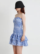 TWOTWINSTYLE Cut Out Bainha em camadas Vestido Sexy Para Mulheres Sem Alças Sem Mangas Fora Do Ombro Cintura Alta Mini Vestidos Roupas Femininas