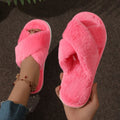 Moda Cross Strap Fur Slippers Mulheres Indoor Light Warm Plush Home Slippers Mulher Faux Fur Flat Heel Casal Slides Plus Size 43