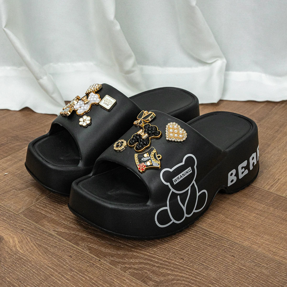 Novo urso preto e branco com sola grossa sandálias e chinelos femininos E19