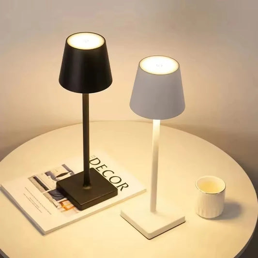 Recarregável LED Lâmpada de mesa Interruptor de toque 3 níveis Luzes de mesa reguláveis Bar Club Dinner Iluminação ambiente decorativa criativa